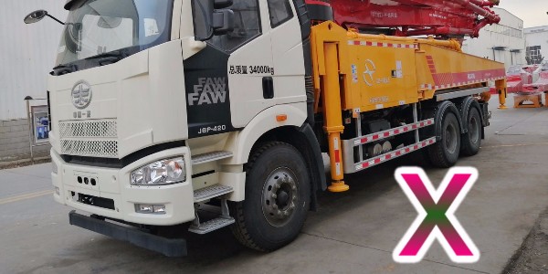 為什么小型混凝土泵車部分位置的臂架不能打開(kāi)或移動(dòng)？